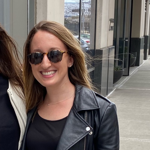 Meet your Posher, Emily - Picture 1 of 1